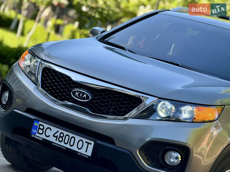 Внедорожник / Кроссовер Kia Sorento 2010 в Выгоде