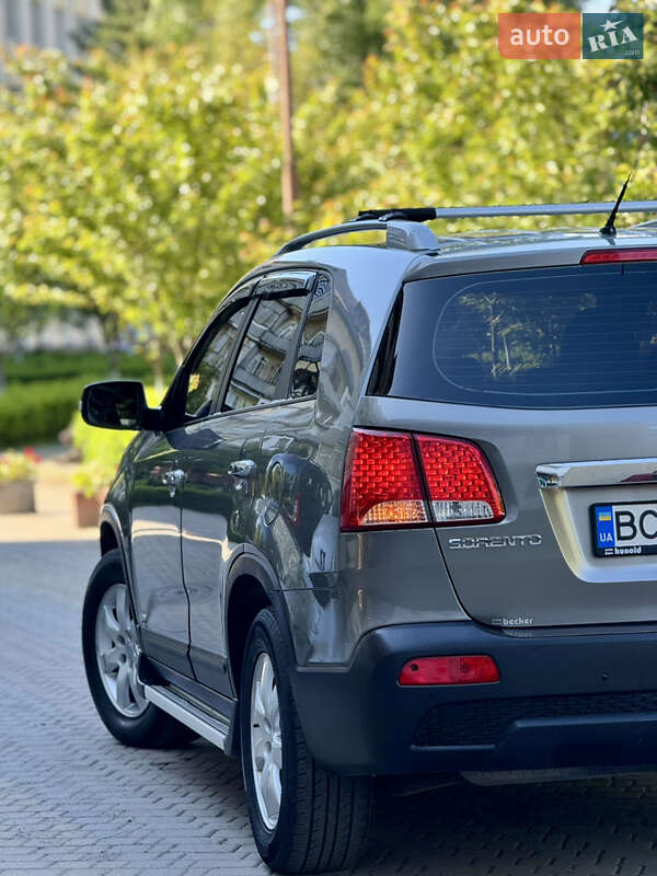 Внедорожник / Кроссовер Kia Sorento 2010 в Выгоде