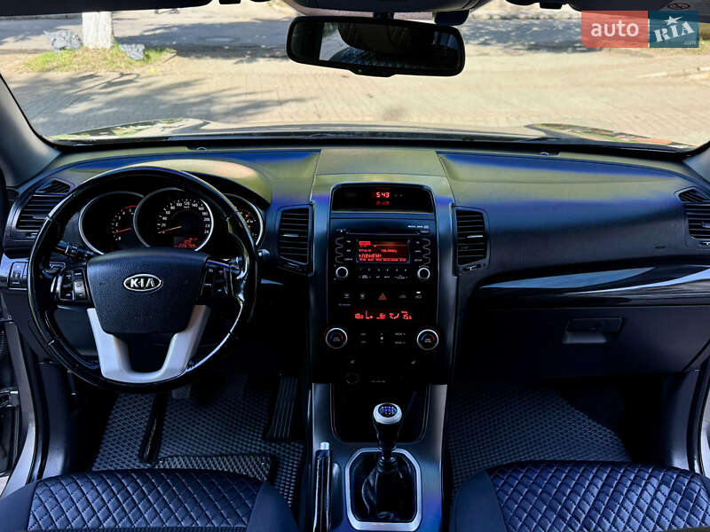 Внедорожник / Кроссовер Kia Sorento 2010 в Выгоде