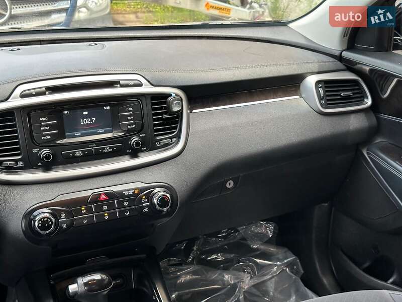 Позашляховик / Кросовер Kia Sorento 2016 в Самборі
