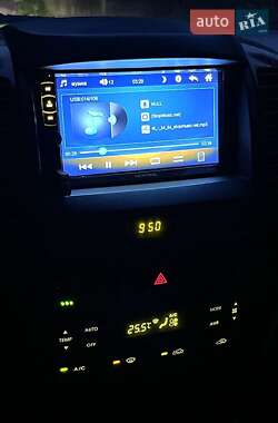 Внедорожник / Кроссовер Kia Sorento 2006 в 