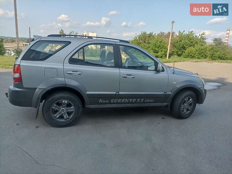 Внедорожник / Кроссовер Kia Sorento 2003 в 