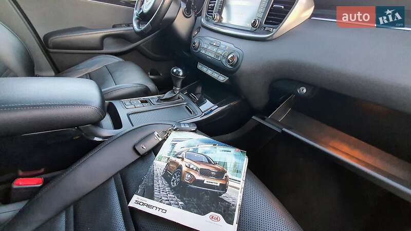 Позашляховик / Кросовер Kia Sorento 2015 в Чернівцях