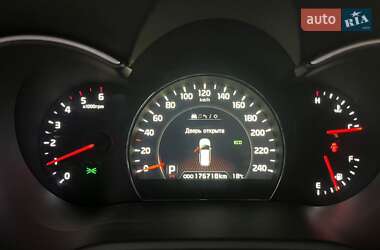 Внедорожник / Кроссовер Kia Sorento 2014 в 