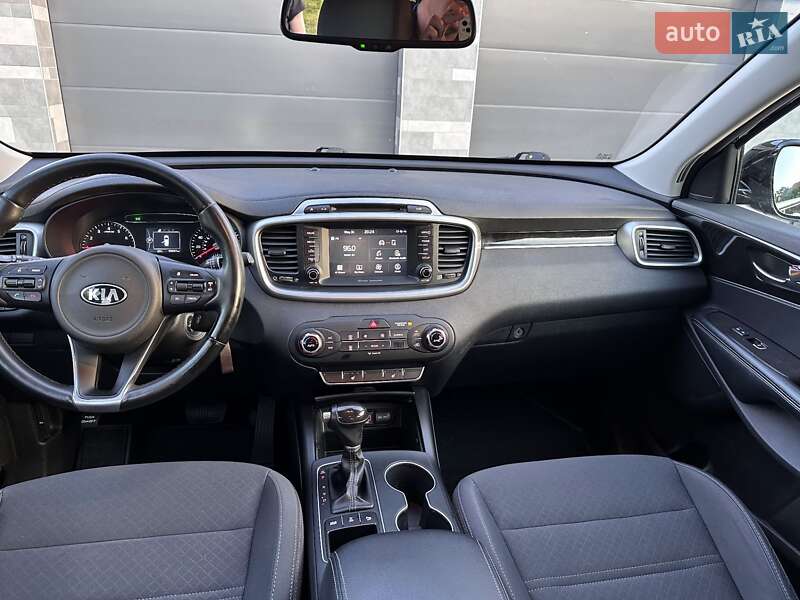 Позашляховик / Кросовер Kia Sorento 2017 в Києві