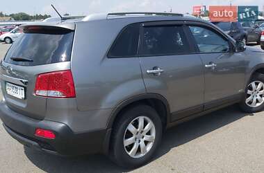 Позашляховик / Кросовер Kia Sorento 2010 в 