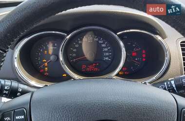Позашляховик / Кросовер Kia Sorento 2010 в 