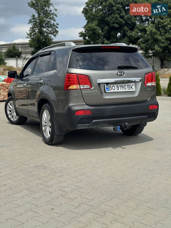 Позашляховик / Кросовер Kia Sorento 2012 в Скалаті