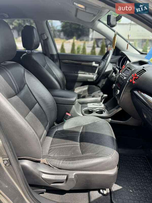Позашляховик / Кросовер Kia Sorento 2012 в Скалаті