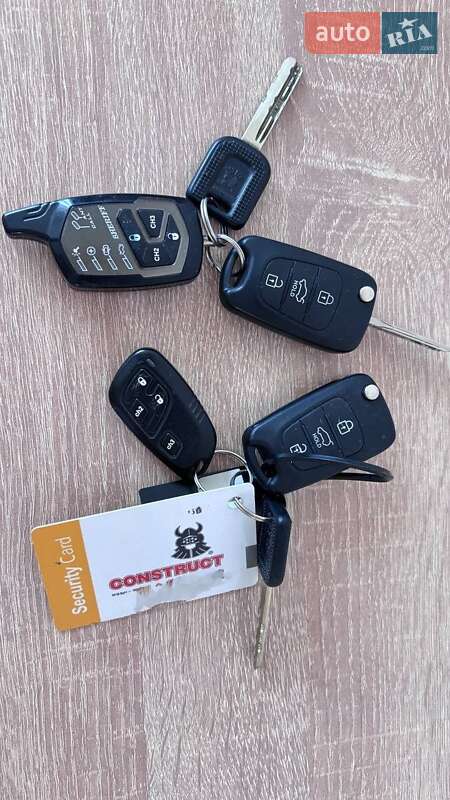 Позашляховик / Кросовер Kia Sorento 2012 в Києві