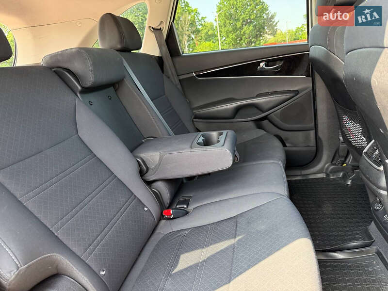 Внедорожник / Кроссовер Kia Sorento 2015 в Житомире фото 11 Внедорожник / Кроссовер Kia Sorento 2015 в Житомире