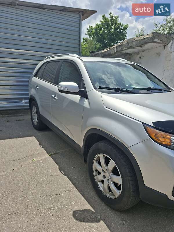 Внедорожник / Кроссовер Kia Sorento 2010 в Харькове