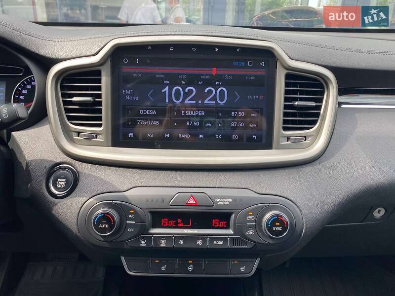 Позашляховик / Кросовер Kia Sorento 2015 в Одесі