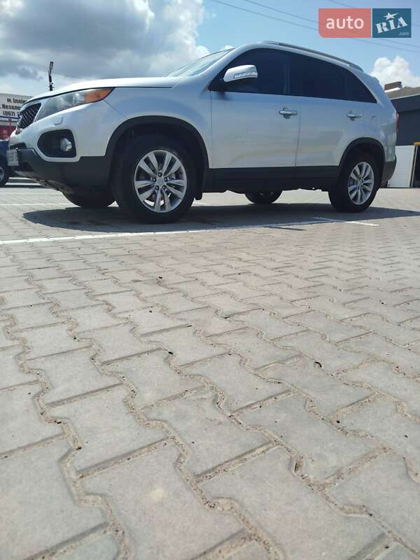 Внедорожник / Кроссовер Kia Sorento 2010 в Ильинцах