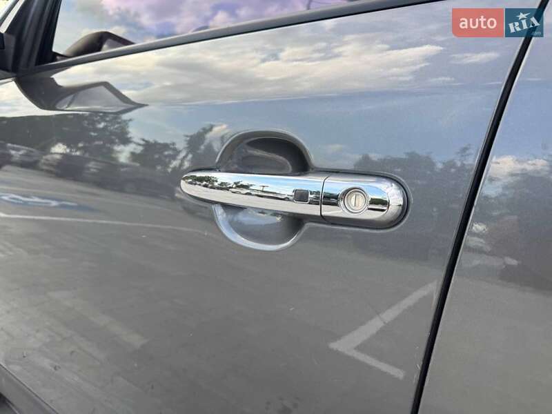 Внедорожник / Кроссовер Kia Sorento 2013 в Киеве