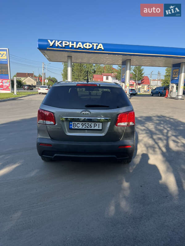 Внедорожник / Кроссовер Kia Sorento 2011 в Городке