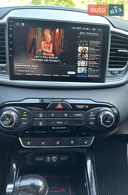 Внедорожник / Кроссовер Kia Sorento 2016 в 