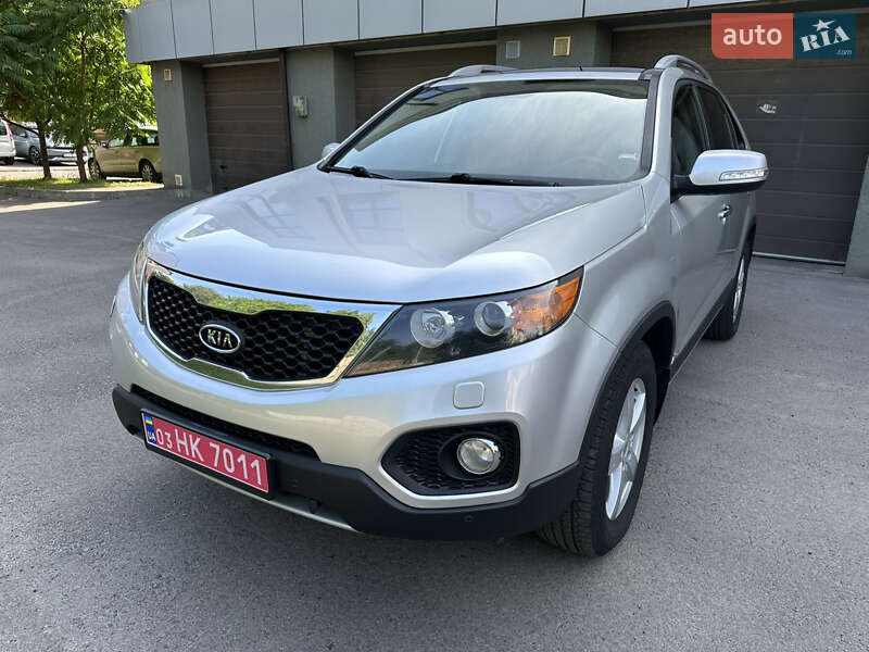 Внедорожник / Кроссовер Kia Sorento 2011 в 