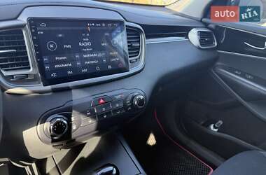 Позашляховик / Кросовер Kia Sorento 2016 в Києві
