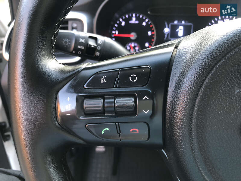 Позашляховик / Кросовер Kia Sorento 2015 в Києві