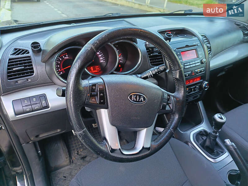 Внедорожник / Кроссовер Kia Sorento 2010 в Долине