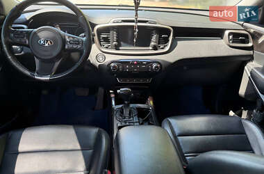 Внедорожник / Кроссовер Kia Sorento 2017 в 
