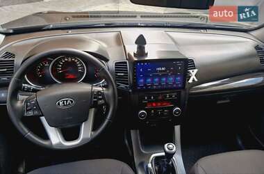 Внедорожник / Кроссовер Kia Sorento 2010 в 