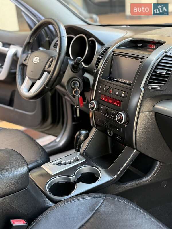Внедорожник / Кроссовер Kia Sorento 2010 в Стрые