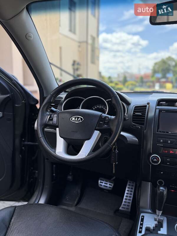 Внедорожник / Кроссовер Kia Sorento 2010 в Стрые