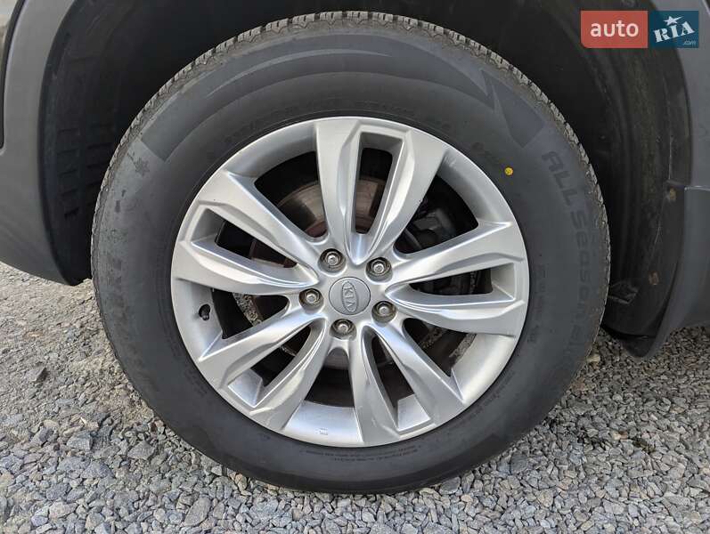 Внедорожник / Кроссовер Kia Sorento 2011 в Ровно