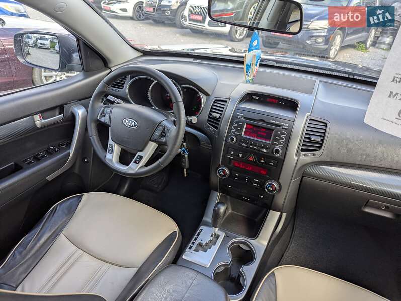 Внедорожник / Кроссовер Kia Sorento 2011 в Ровно