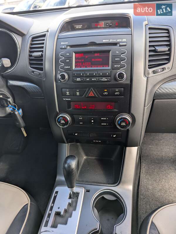 Внедорожник / Кроссовер Kia Sorento 2011 в Ровно