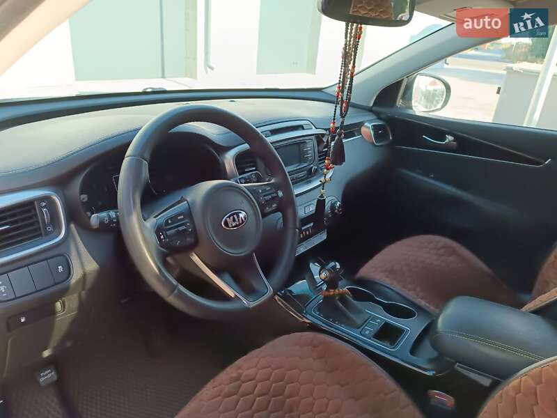 Позашляховик / Кросовер Kia Sorento 2016 в Києві