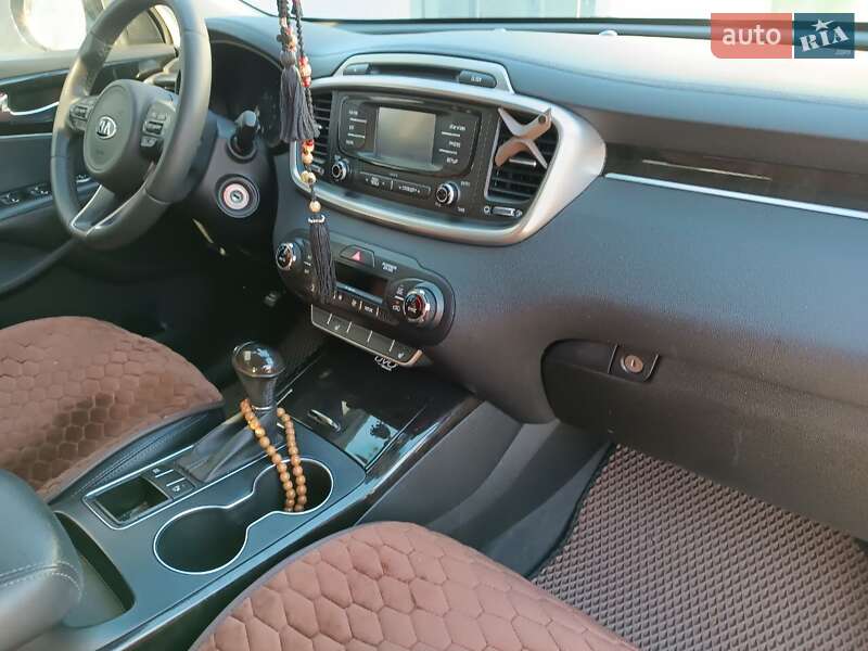 Позашляховик / Кросовер Kia Sorento 2016 в Києві