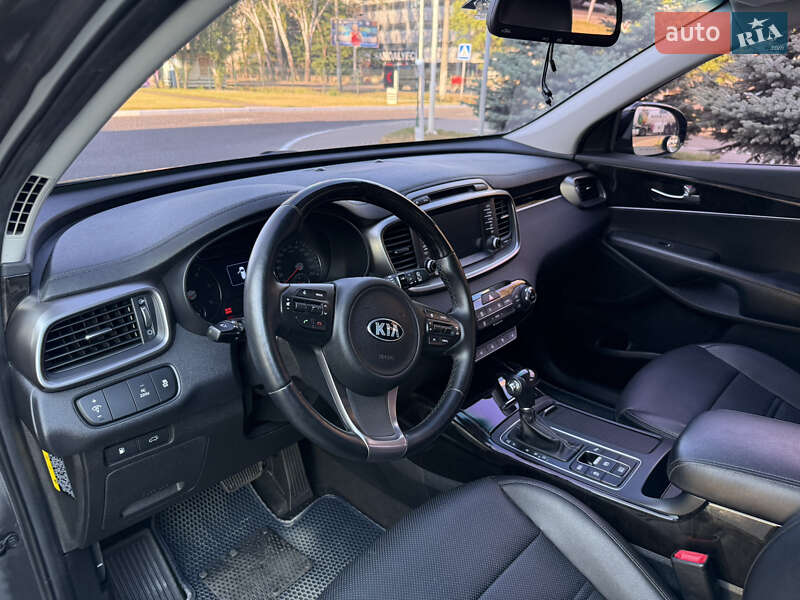 Внедорожник / Кроссовер Kia Sorento 2015 в Одессе