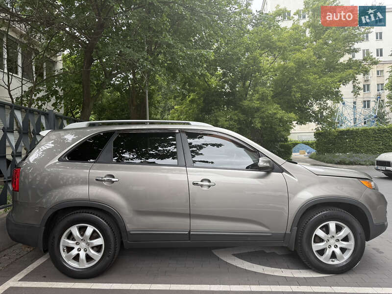 Внедорожник / Кроссовер Kia Sorento 2010 в 
