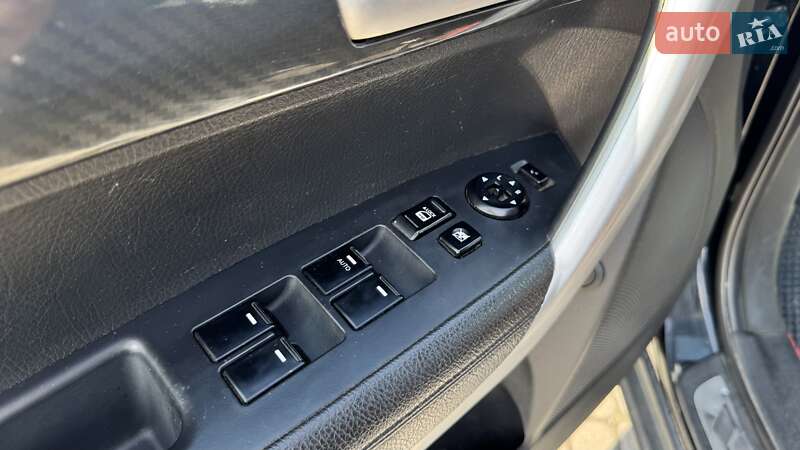 Позашляховик / Кросовер Kia Sorento 2010 в Львові