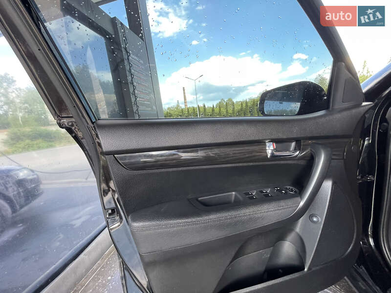 Внедорожник / Кроссовер Kia Sorento 2011 в Надворной
