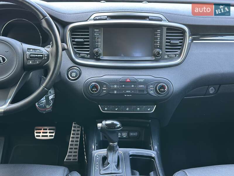 Позашляховик / Кросовер Kia Sorento 2015 в Стрию