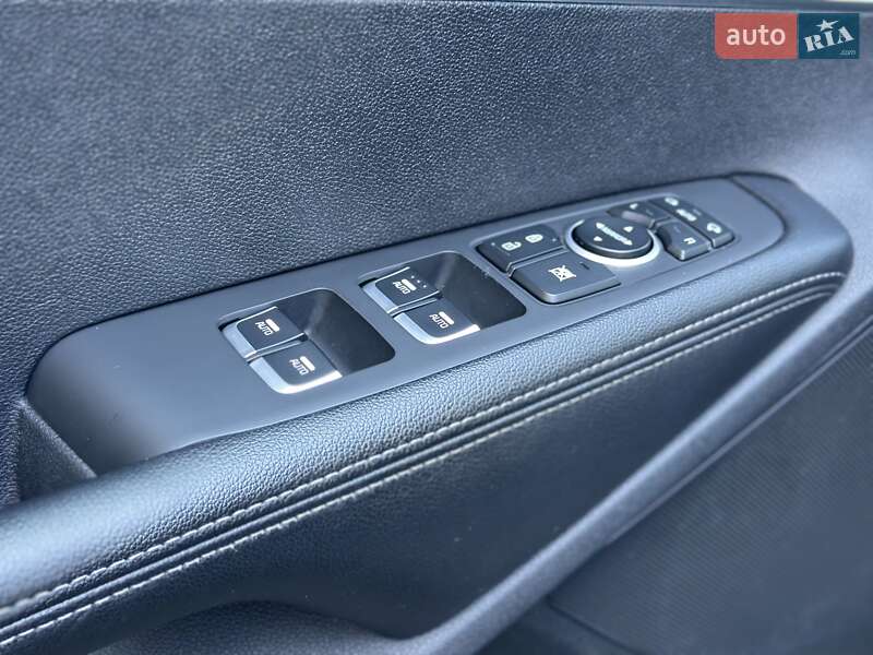 Позашляховик / Кросовер Kia Sorento 2015 в Стрию