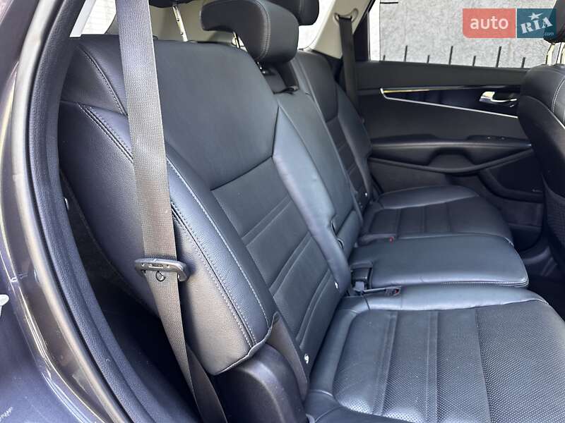 Позашляховик / Кросовер Kia Sorento 2015 в Стрию