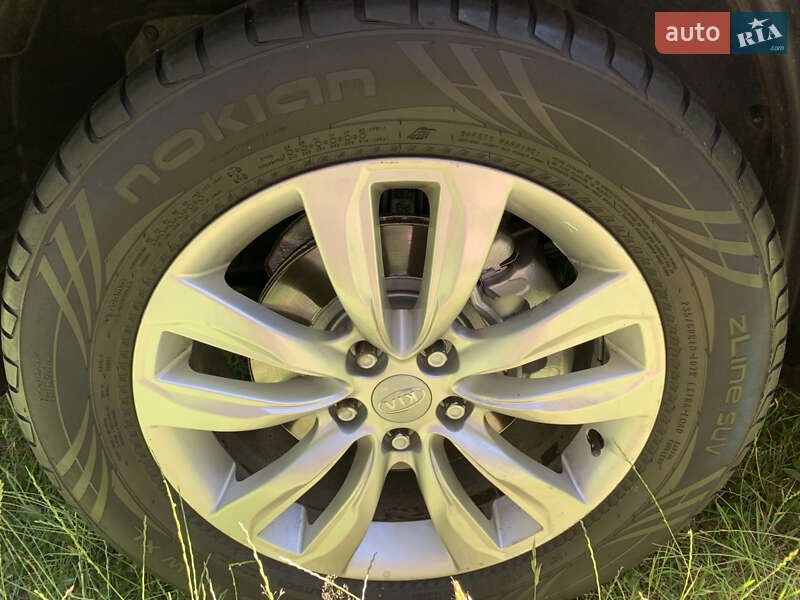 Внедорожник / Кроссовер Kia Sorento 2012 в Вараше