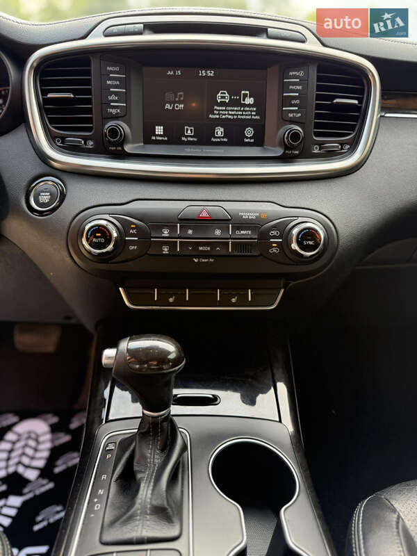 Позашляховик / Кросовер Kia Sorento 2017 в Івано-Франківську