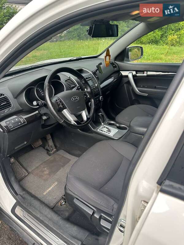 Внедорожник / Кроссовер Kia Sorento 2010 в Черновцах