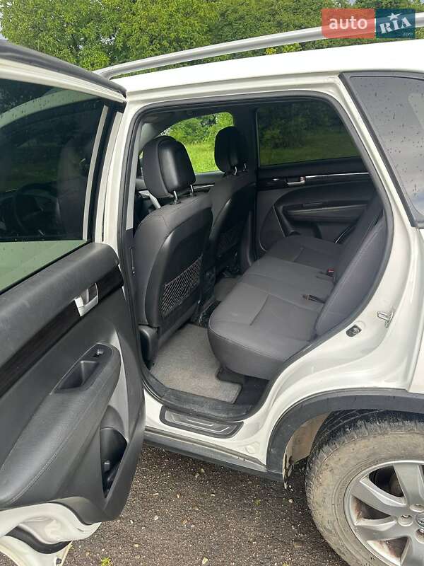 Внедорожник / Кроссовер Kia Sorento 2010 в Черновцах