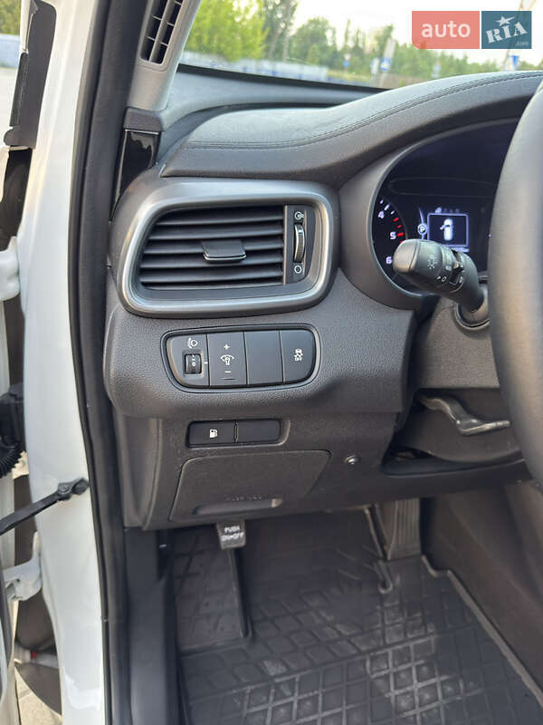 Позашляховик / Кросовер Kia Sorento 2015 в Луцьку