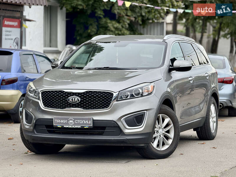 Позашляховик / Кросовер Kia Sorento 2016 в 