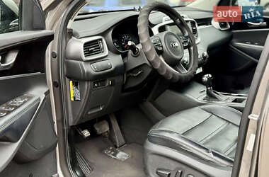 Позашляховик / Кросовер Kia Sorento 2016 в 