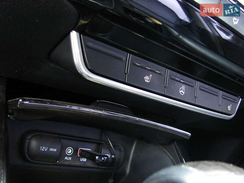 Внедорожник / Кроссовер Kia Sorento 2015 в Одессе
