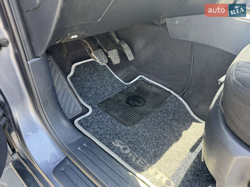 Внедорожник / Кроссовер Kia Sorento 2009 в Киеве